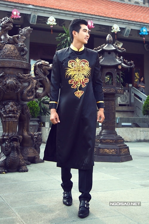 Áo dài nam màu đen họa tiết rồng cách điệu