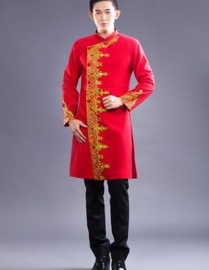 Áo dài nam cách tân đỏ vẽ họa tiết vàng lịch lãm