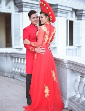 Áo dài nam cách tân chú rể vẽ họa tiết vàng