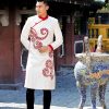 áo dài nam cách tân trắng vẽ họa tiết đỏ