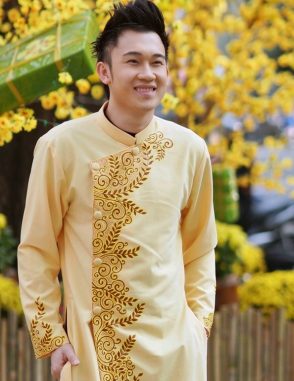 Áo dài nam vẽ hoa văn lá