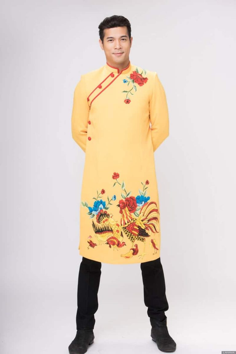 Áo dài nam vẽ đàn gà