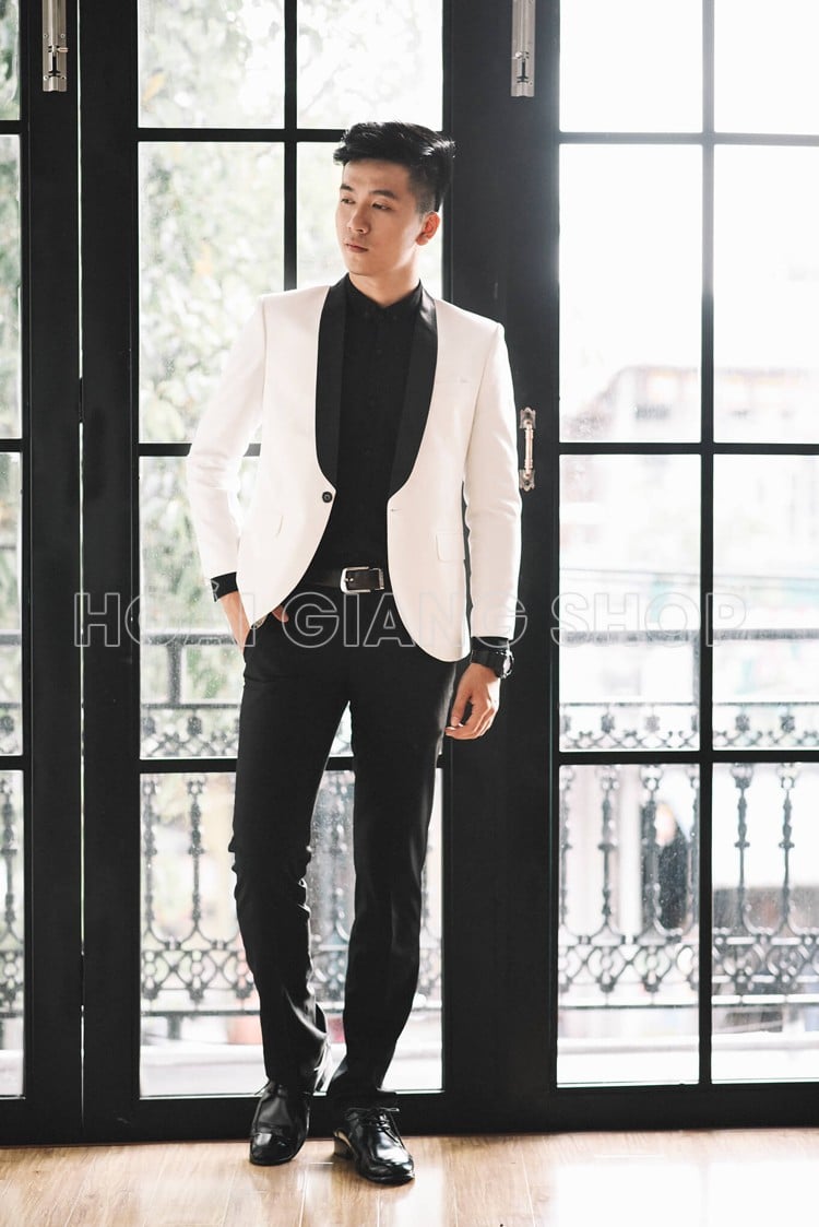 vest-nam-mau-trang-ve-den