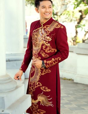 Áo dài nam cách tân đỏ họa tiết rồng mạnh mẽ