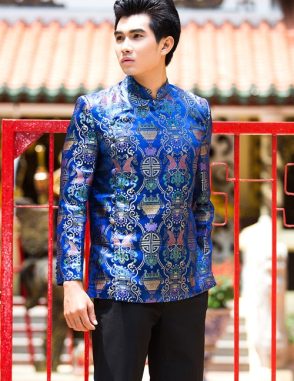 Áo dài nam xanh form ngắn họa tiết bắt mắt