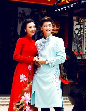 Áo dài nam sang trọng với họa tiết lập thể