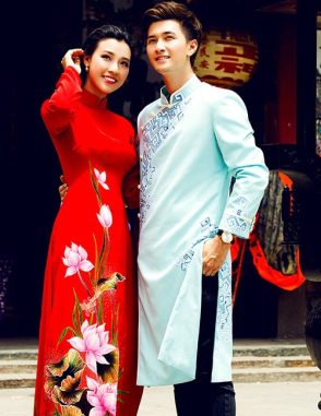 Áo dài nam sang trọng với họa tiết lập thể