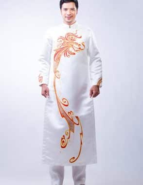 Áo dài nam trắng vẽ họa tiết đỏ phá cách