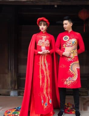 Áo dài cưới màu đỏ họa tiết long phụng sum vầy