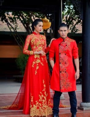 Áo dài cưới cặp màu đỏ họa tiết rồng cá tính