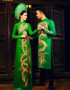 áo dài cưới màu xanh lá vẽ rồng phượng tinh xảo