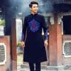 Áo dài nam đen họa tiết độc lạ ấn tượng