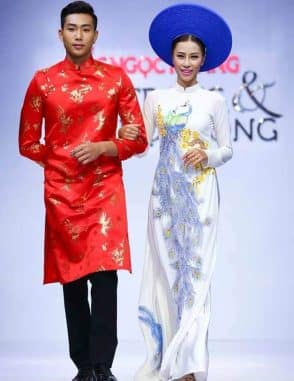 Áo dài nam cách tân đỏ họa tiết rồng vàng nổi bật