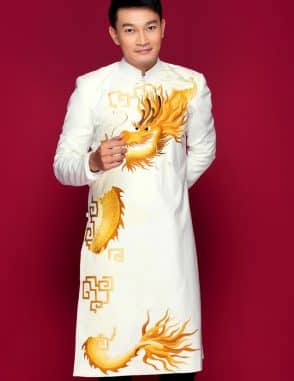 Áo dài nam trắng họa tiết rồng uốn lượn trên mây