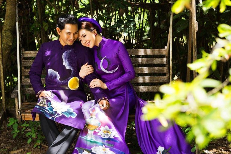 Áo dài nam cách tân tím họa tiết vu lan