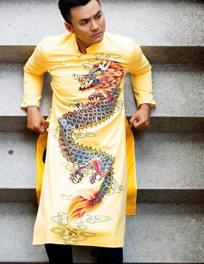 Áo dài nam vàng họa tiết rồng cầu kỳ