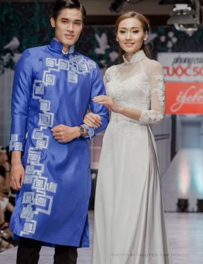 Áo dài nam cách tân xanh họa tiết lập thể cổ điển