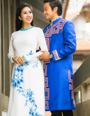 Áo dài nam cách tân xanh vẽ họa tiết tím cổ điển