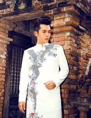 Áo dài nam cách tân trắng họa tiết rồng cách điệu