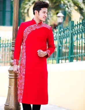 Áo dài nam cách tân đỏ họa tiết viền đơn giản
