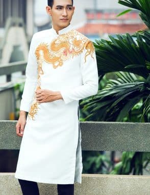 Áo dài nam cách tân trắng họa tiết rồng lịch lãm