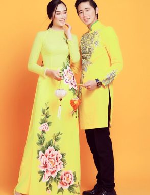 Áo dài nam cách tân vàng họa tiết xám độc lạ