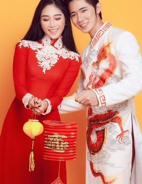 Áo dài nam cách tân trắng họa tiết rồng đỏ cưỡi mây