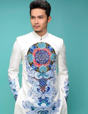 Áo dài nam cách tân trắng họa tiết tròn cách điệu
