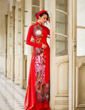Áo dài nữ đỏ vẽ họa tiết độc đáo