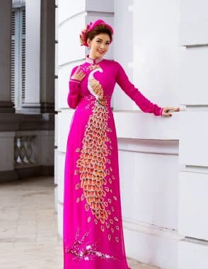 Áo dài nữ hồng cánh sen vẽ chim công