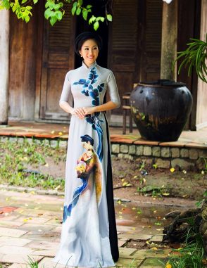 Áo dài nữ xám vẽ hình ảnh hòn vọng phu