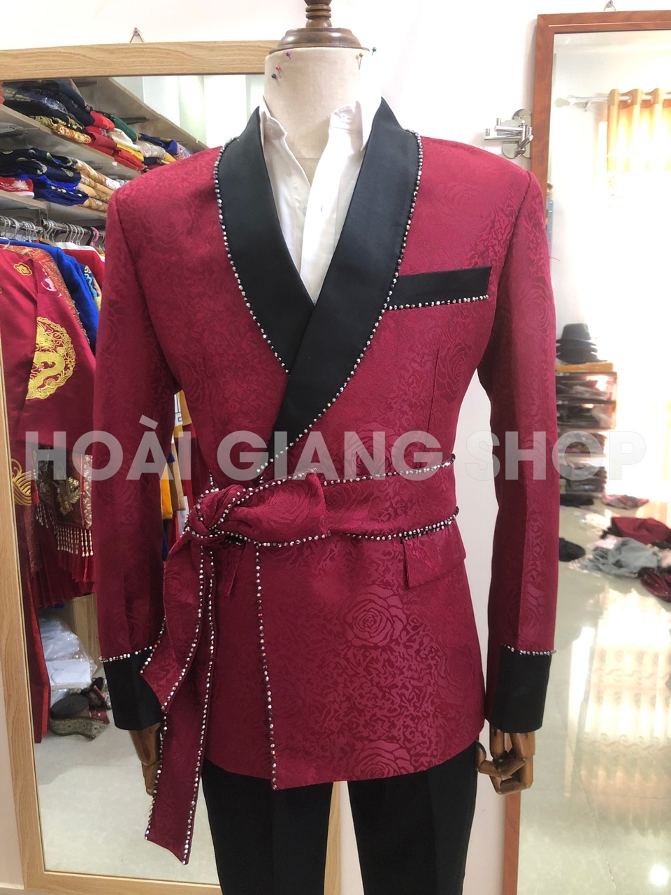 vest nam biểu diễn