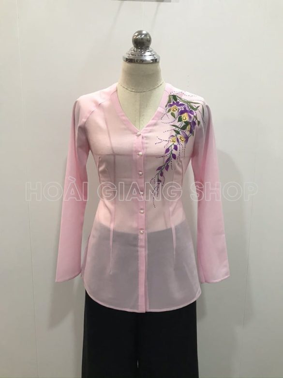 bà ba nữ vẽ hoa lan tím