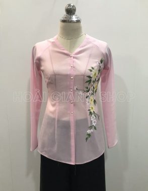 bà ba nữ vẽ hoa cúc trắng