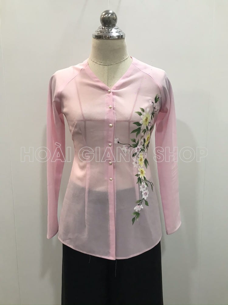 bà ba nữ vẽ hoa cúc trắng