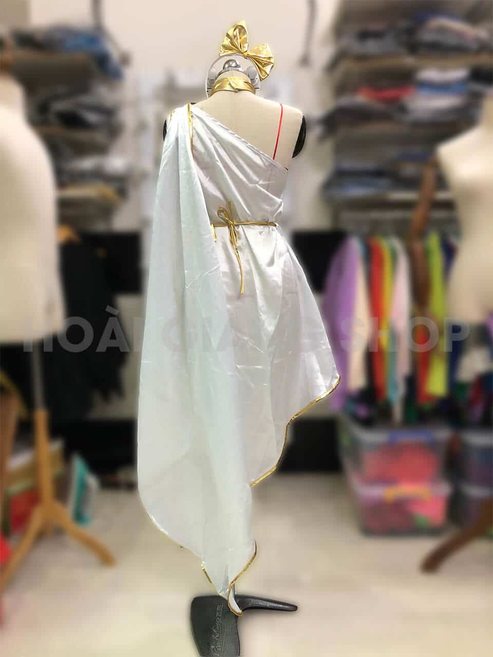 trang phục hy lạp trắng
