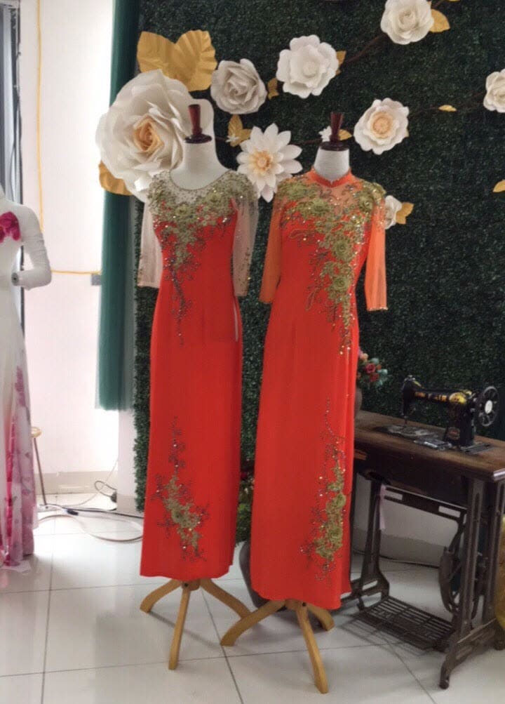 Lựa chọn áo dài lấp lánh cho các bà sui tại địa chỉ uy tín, chất lượng