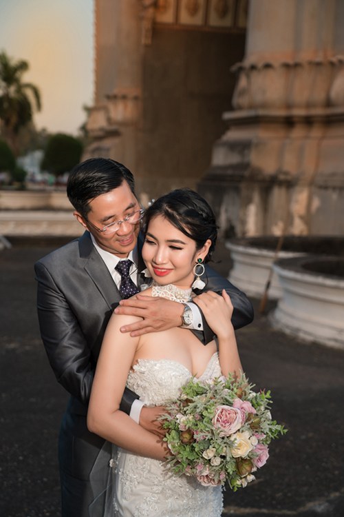 Cặp đôi Sài thành đam mê “phượt” và bộ ảnh cưới tại Lào đáng nhớ