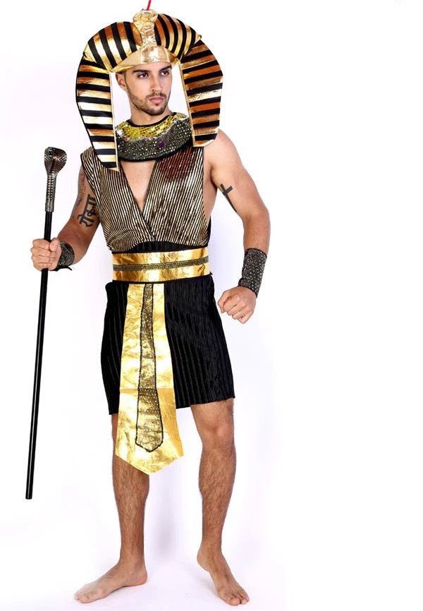 Hoá thân thành Pharaoh với trang phục Ai Cập tại Hoài Giang Shop