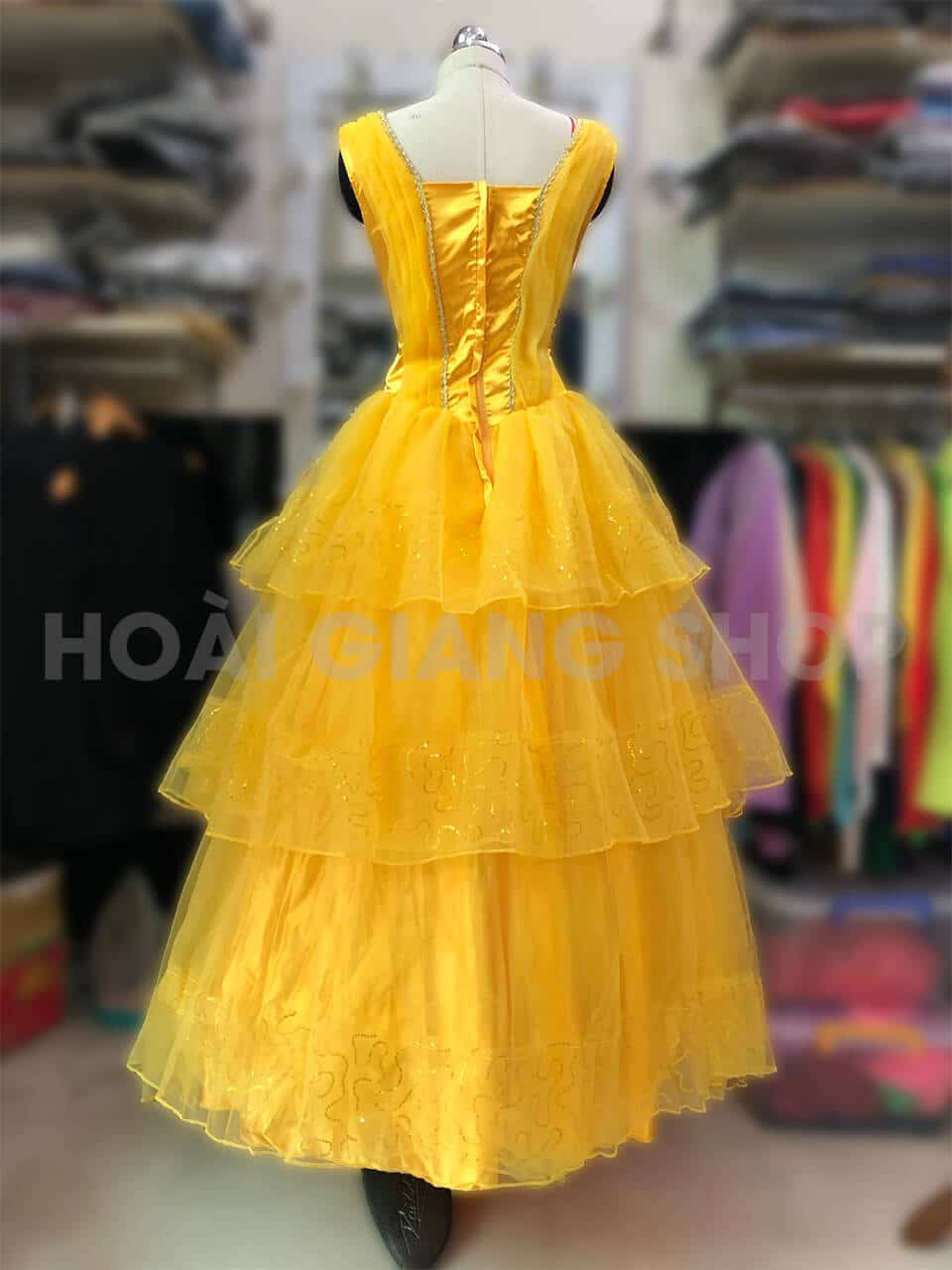 cho thuê trang phục người đẹp và quái vật