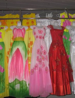 Tứ thân - Váy múa