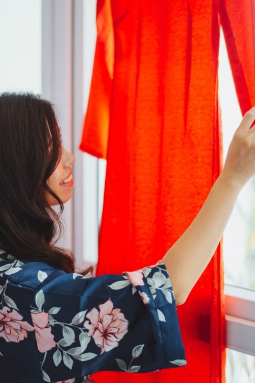 Quản lý Chi Pu khoe ảnh cưới tràn ngập hoa sen thơm ngát
