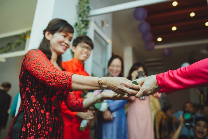 Quản lý Chi Pu khoe ảnh cưới tràn ngập hoa sen thơm ngát