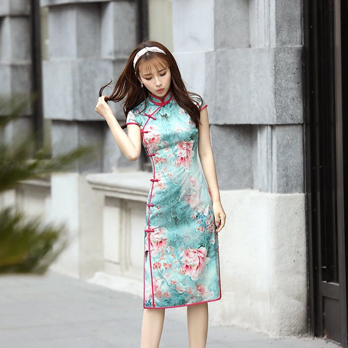 Sườn xám Trung Quốc viền nút thắt