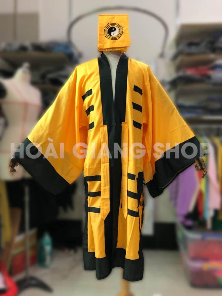 trang phục pháp sư bắt ma