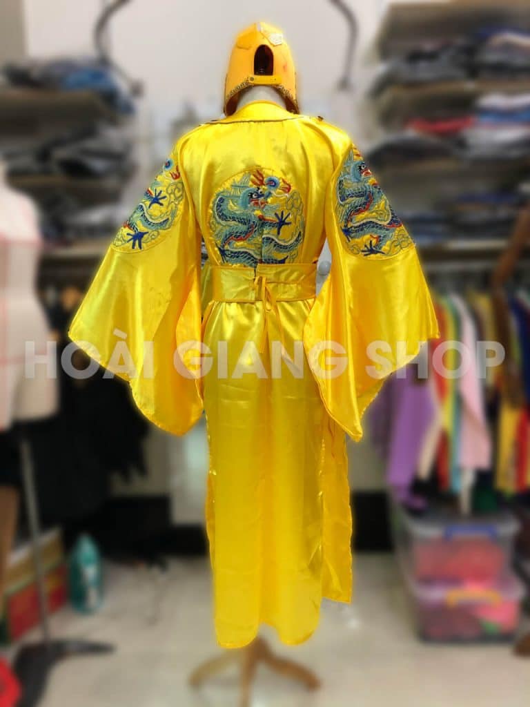 trang phục hóa trang vua chúa