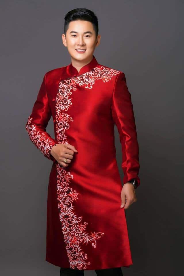 áo dài nam đỏ họa tiết viền sang trọng áo dài nam đỏ họa tiết viền sang trọng
