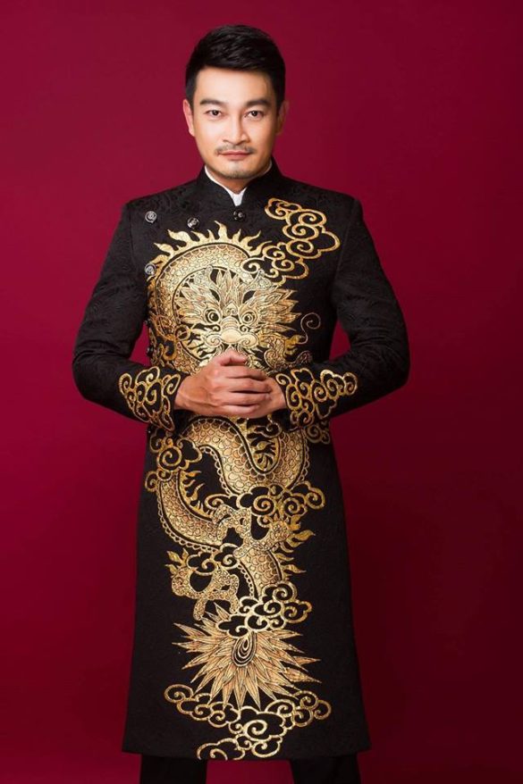 áo dài nam gấm đen họa tiết rồng vàng