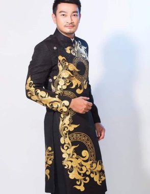 Áo dài nam gấm đen họa tiết cổ điển