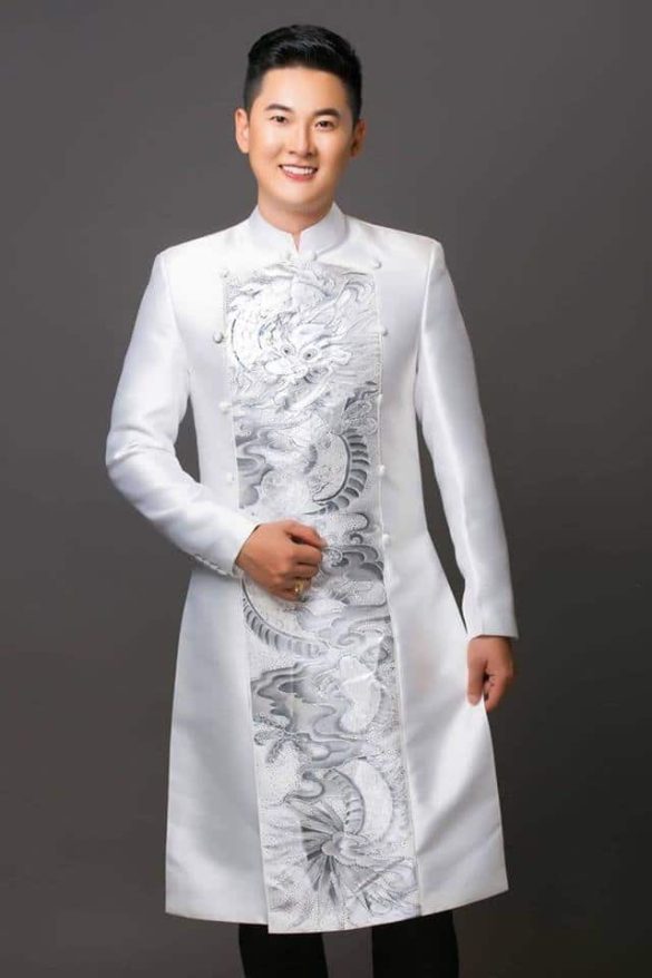Áo dài nam cách tân trắng họa tiết rồng bay lượn